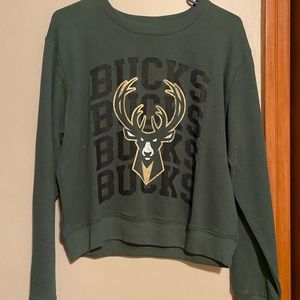 Milwaukee Bucks Cropped Sweatshirt